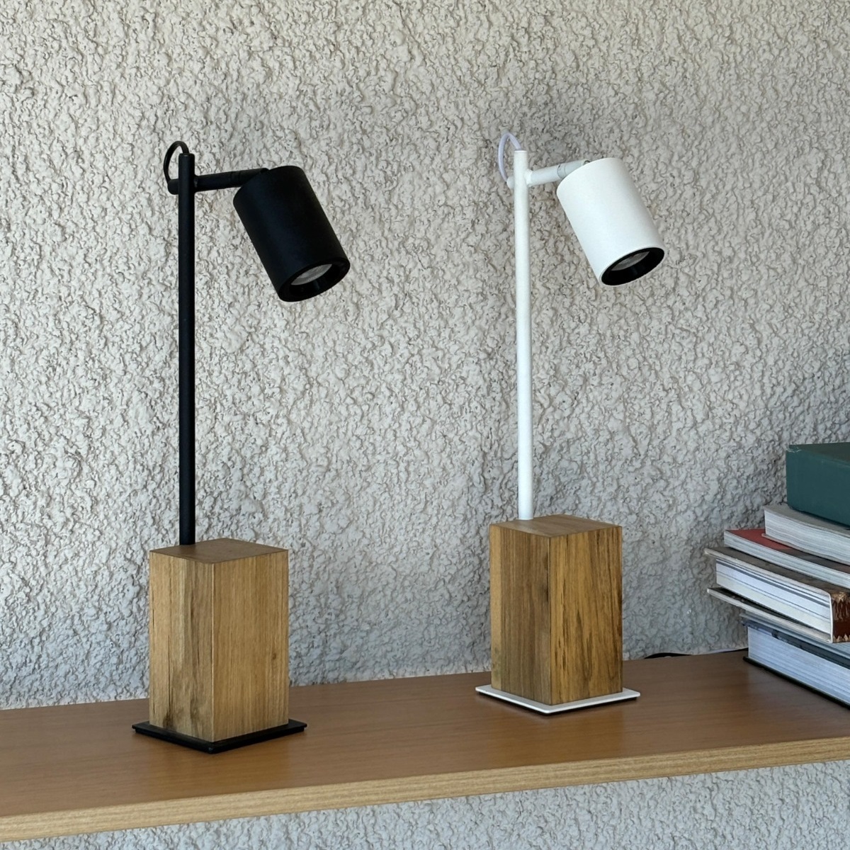 Lampara de mesa T